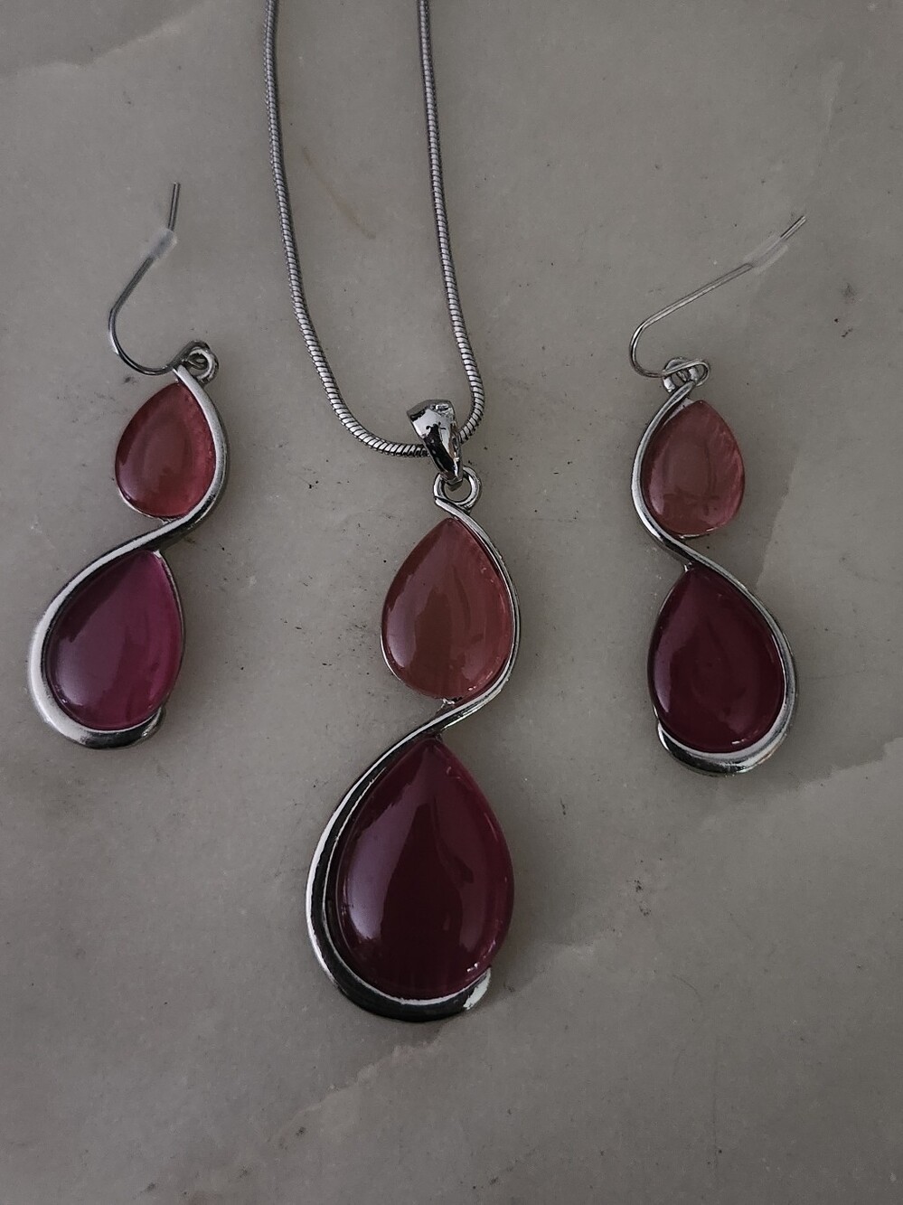 Silver-Tone Pink Teardrop Pendant Necklace and Earrings Set